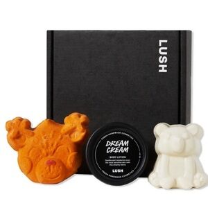 LUSH Cozy Christmas Discovery Kit